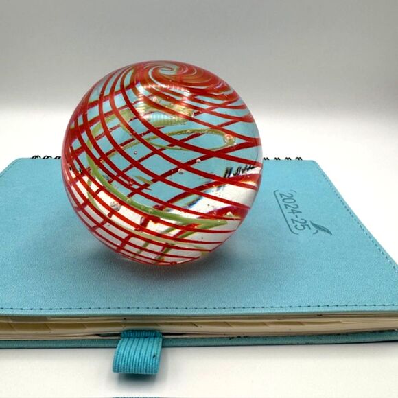 VTG Studio Artisan Hand Blown Glass Ribbon Swirl & Bubbles Paperweight 3.5" Desk - Picture 9 of 12